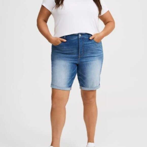 TORRID High-Rise Bermuda Jean Shorts Women's Plus Size 26 NWT - Picture 3 of 4